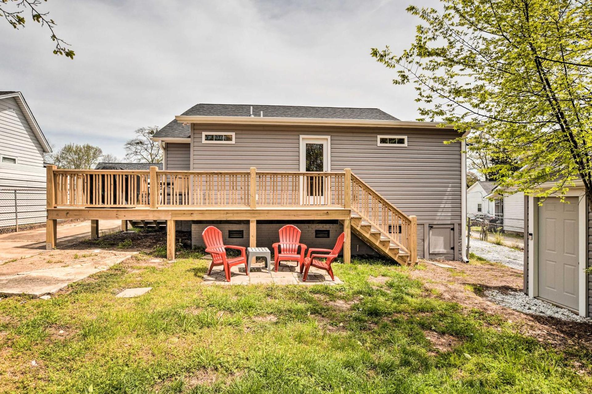 Ideally Located Penne Place with Deck and Grill