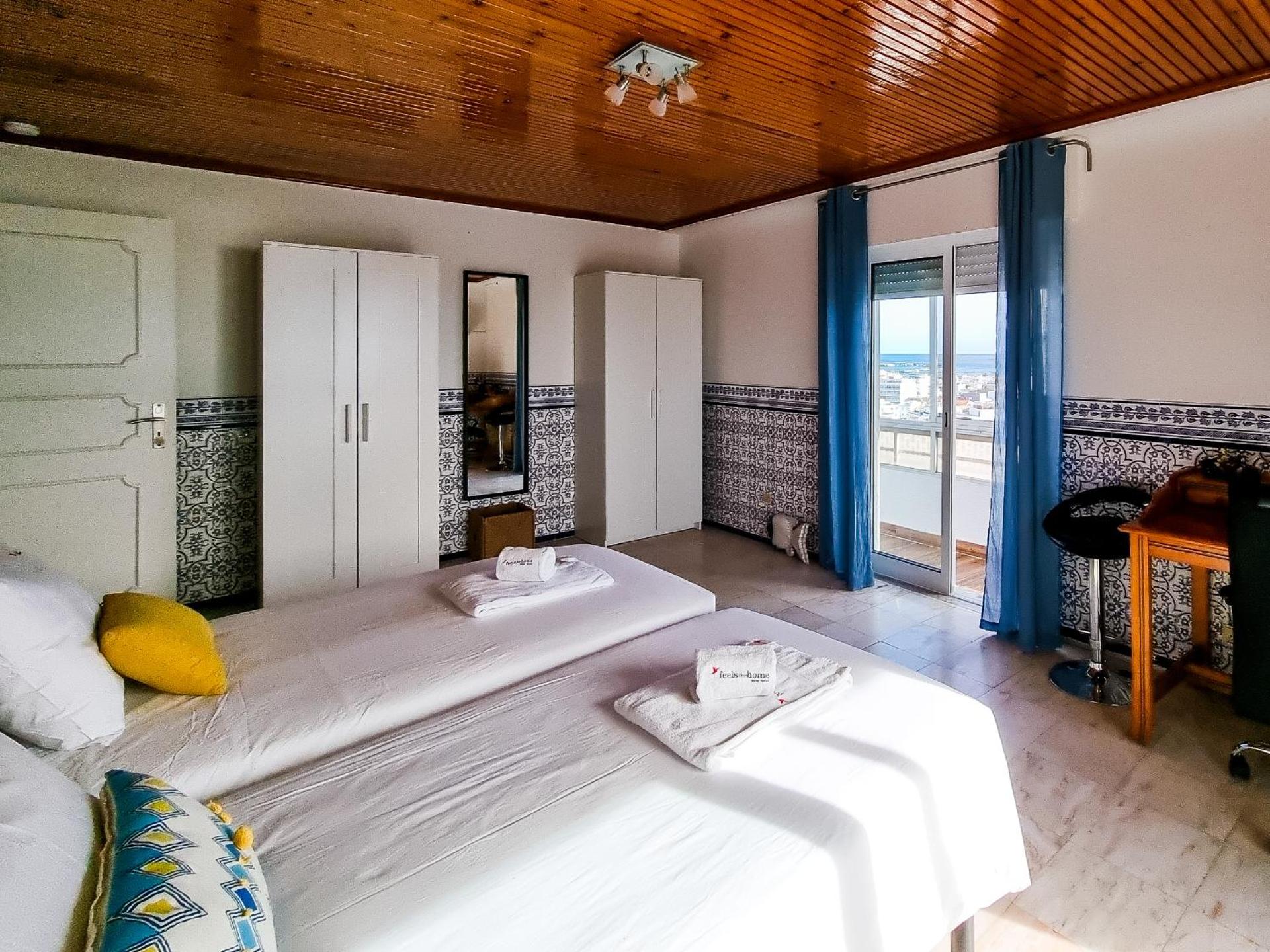 FLH Faro Family Flat with Balcony