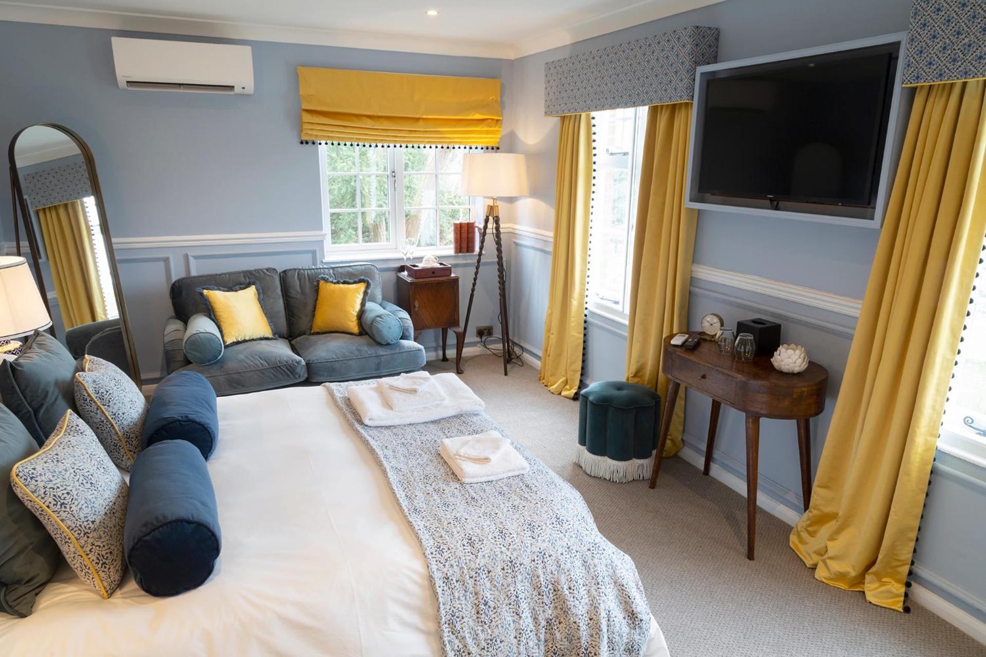 Photo of the whole room