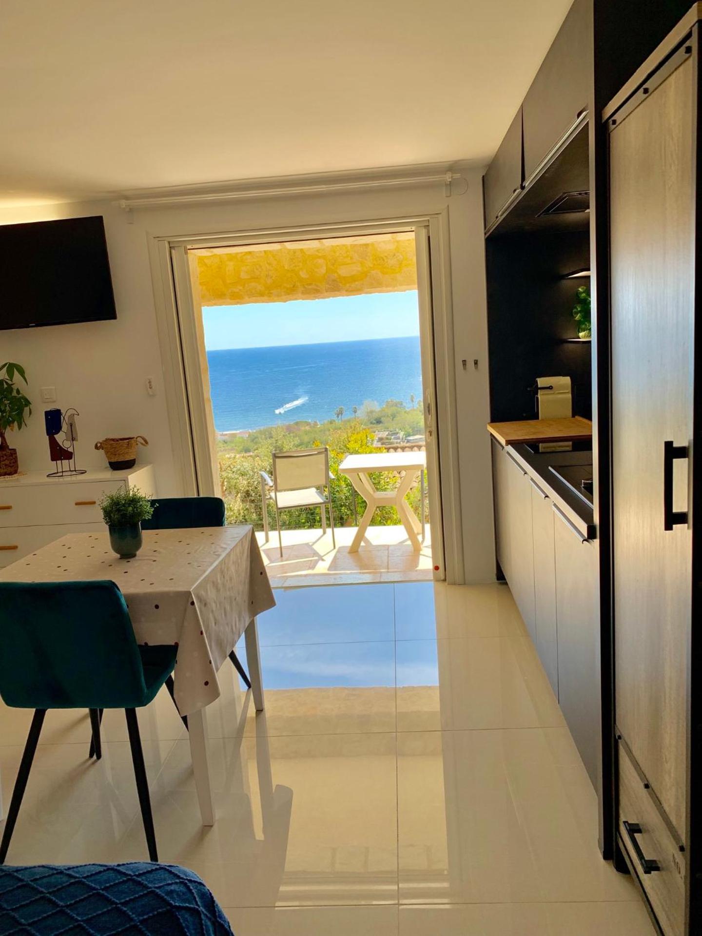 Studio "Bougainvillier" with Sea View