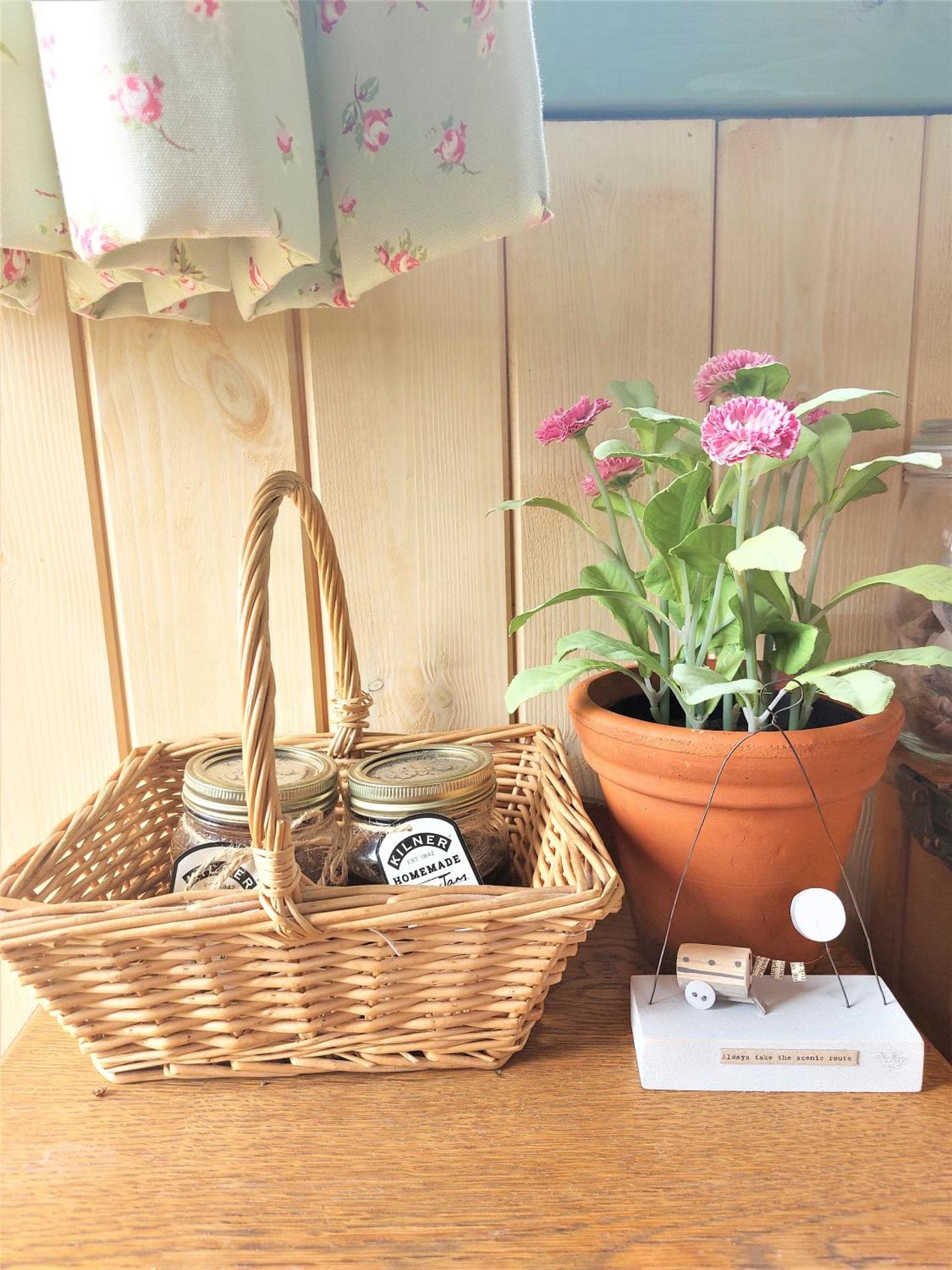 Usk Valley Shepherd's Hut