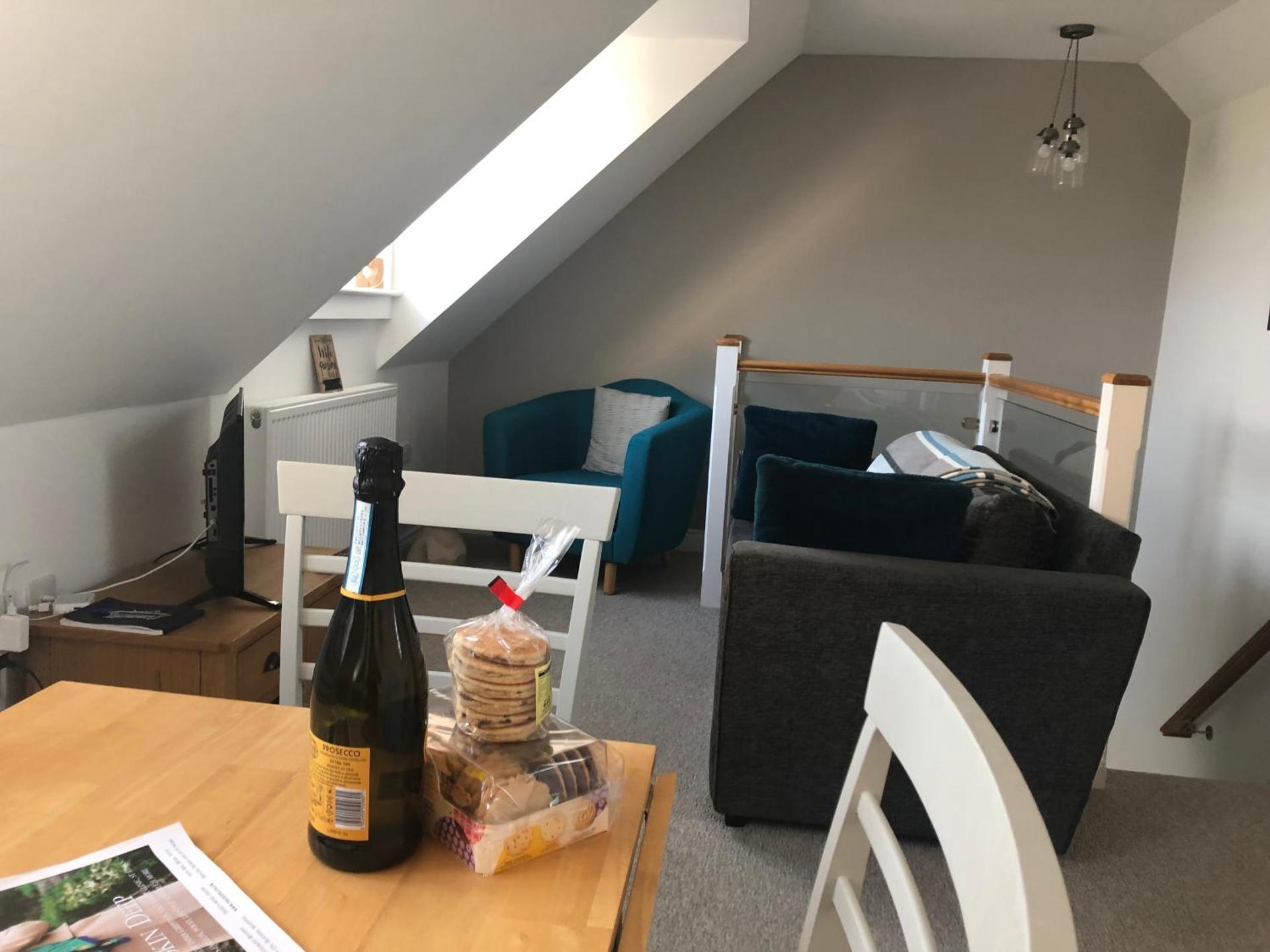 Sea dream lodge -coastal location/sea views/self-contained