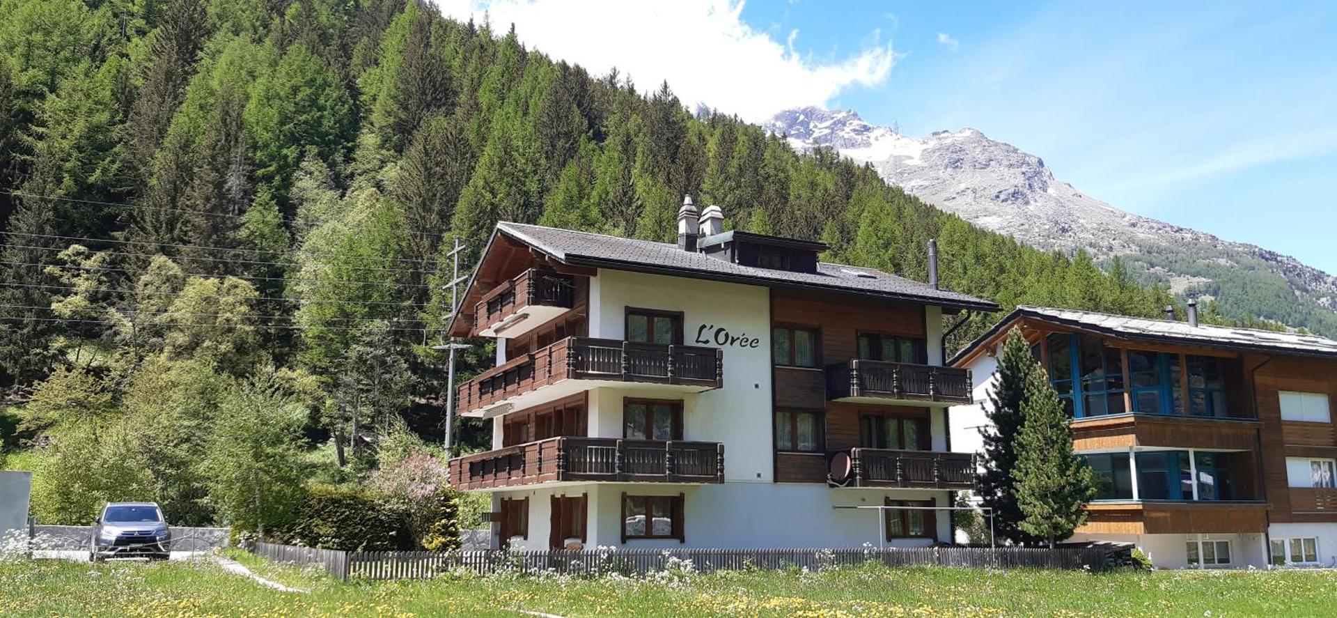 FREE Bus Winter Haus Loree