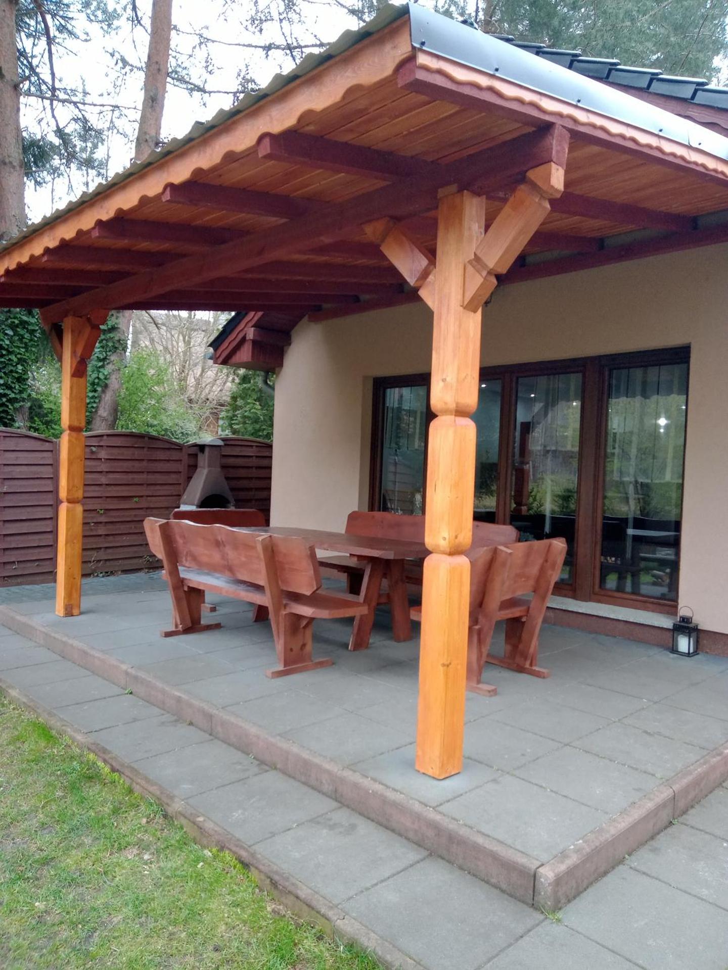 Urokliwy Domek nad Brzegiem Jeziora