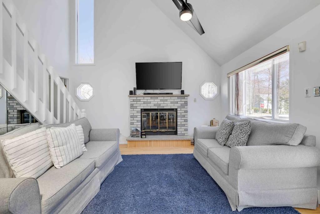 Cozy Poconos Mountain House with 3 bedrooms