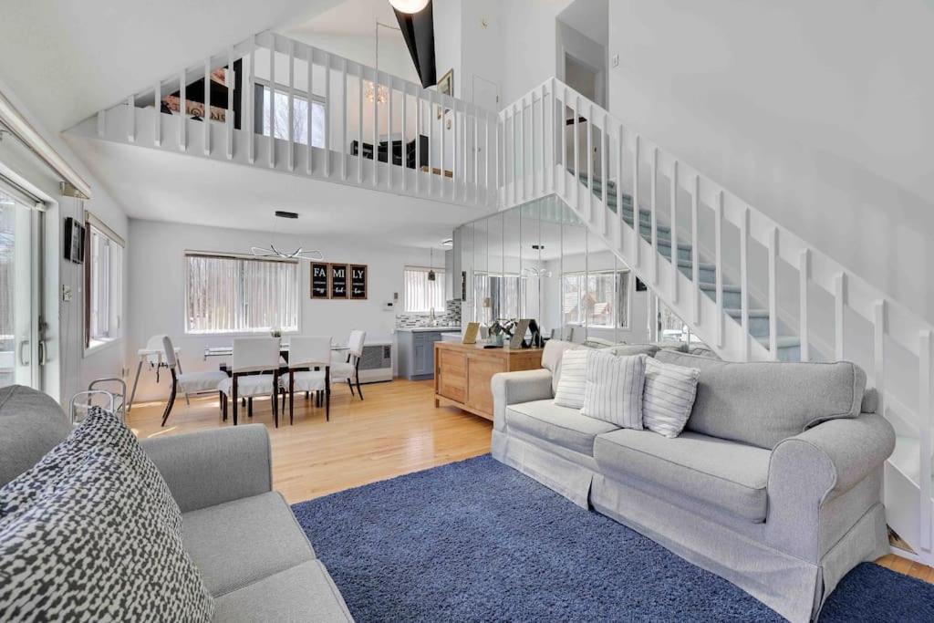 Cozy Poconos Mountain House with 3 bedrooms