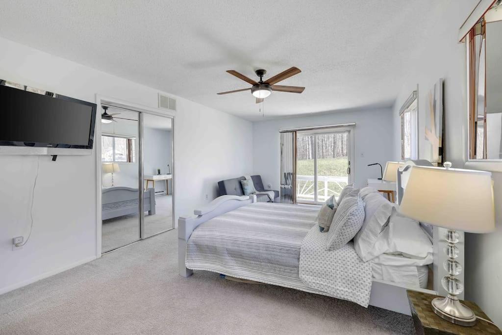 Cozy Poconos Mountain House with 3 bedrooms