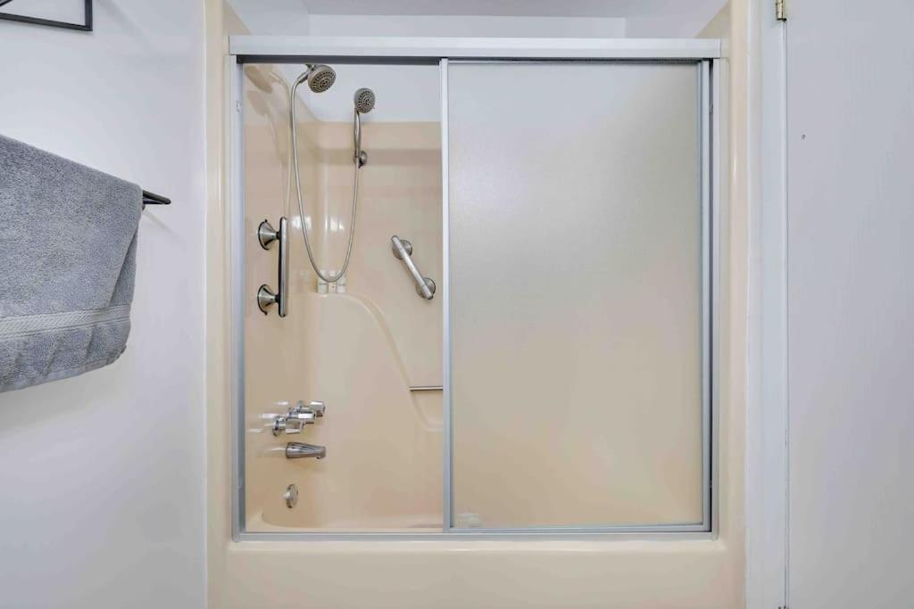 Cozy Poconos Mountain House with 3 bedrooms