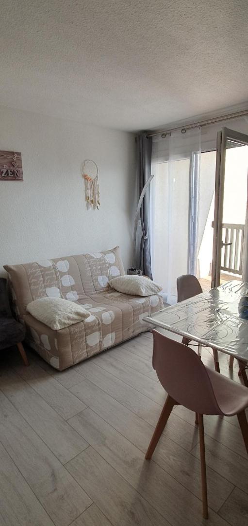 apt cosy, 4 pers, plein centre ville, parking offert