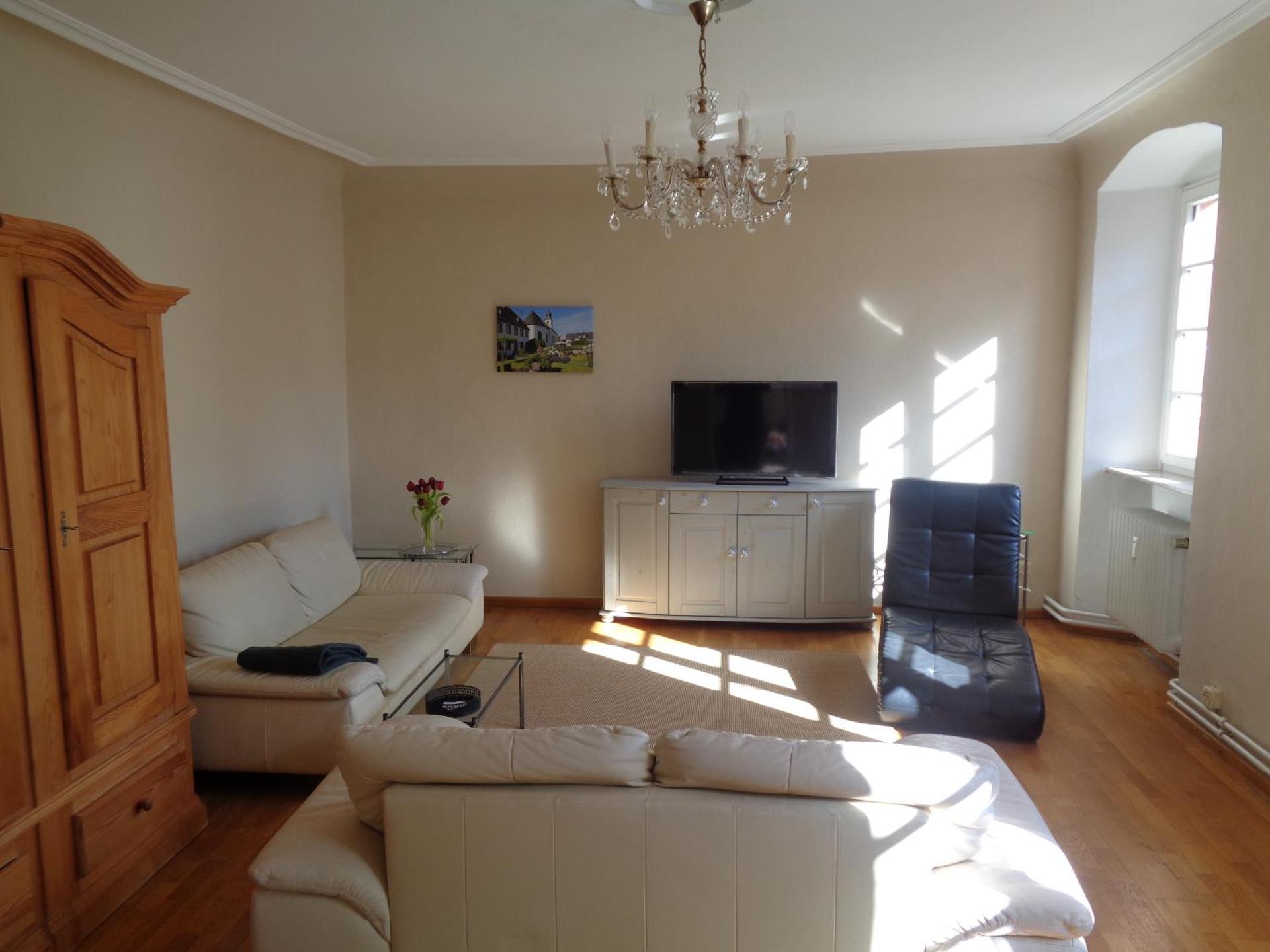 Communal lounge/ TV room