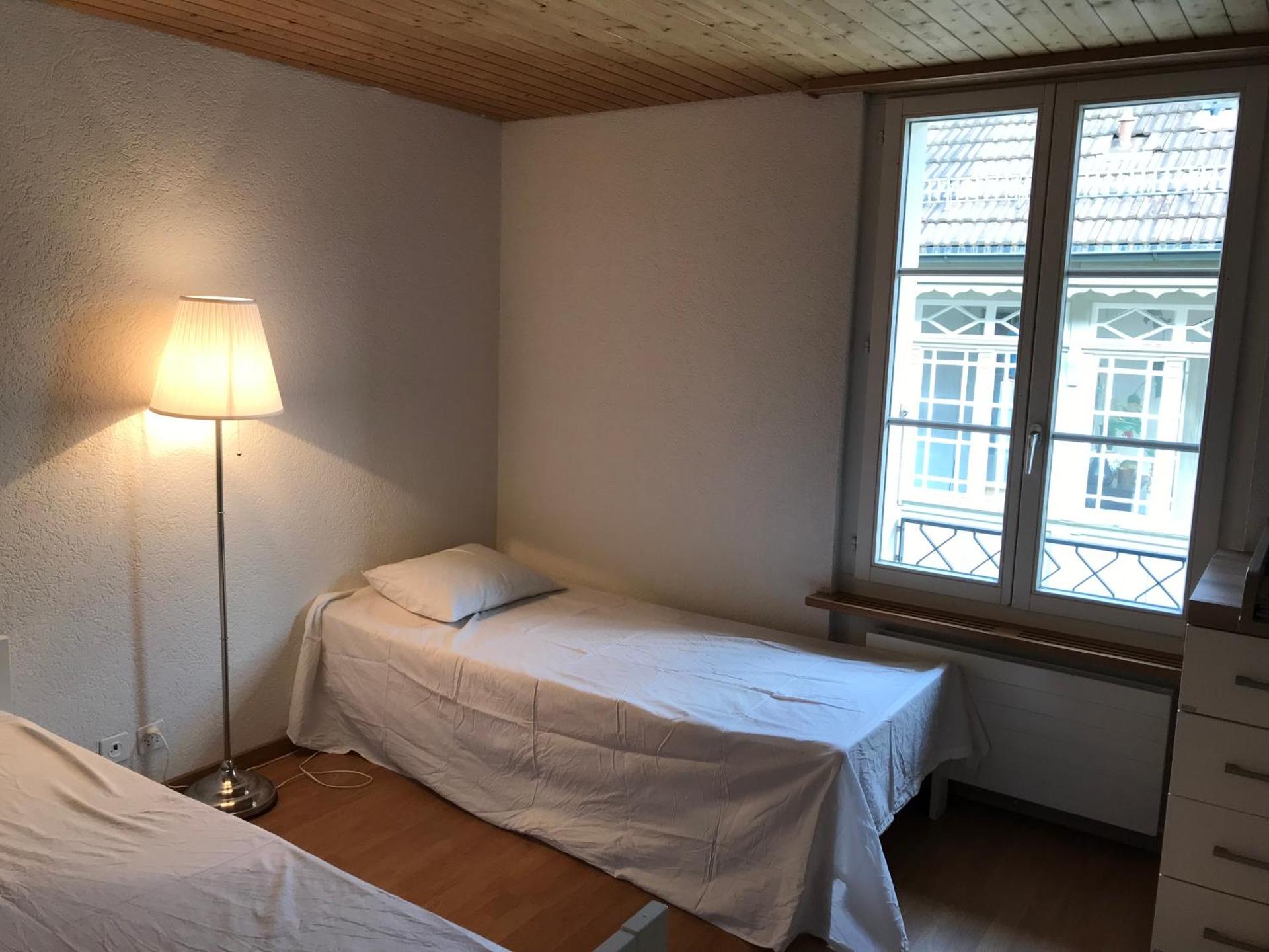 Simple flat 72 m2 in the centre of Burgdorf with private parking