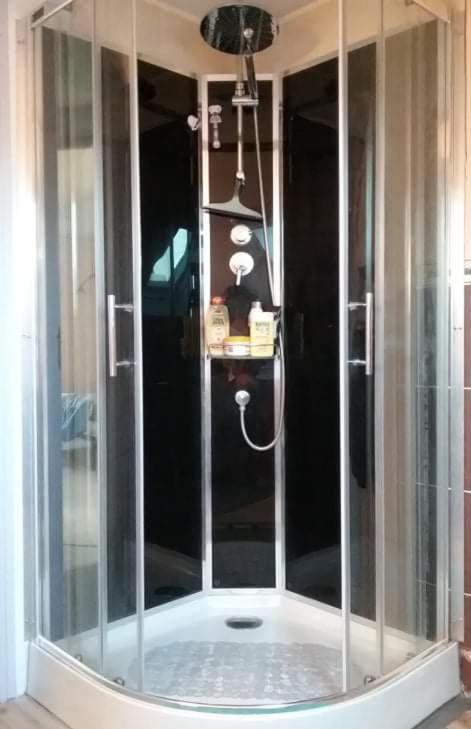 Chambre spacieuse et lumineuse