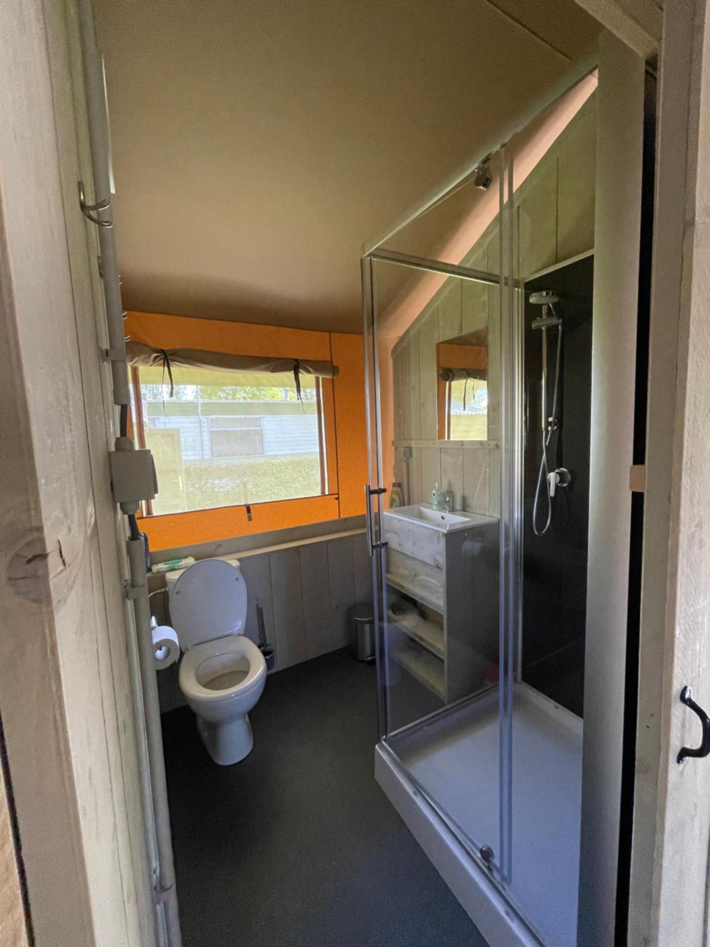 Glamour Glamping at little beach, fully heated