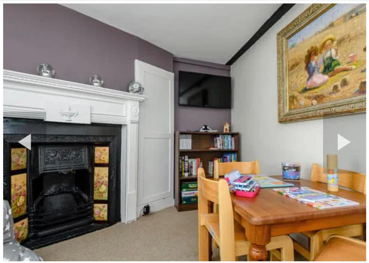 West Cottage. Central, beautiful, 2 mins to beach.