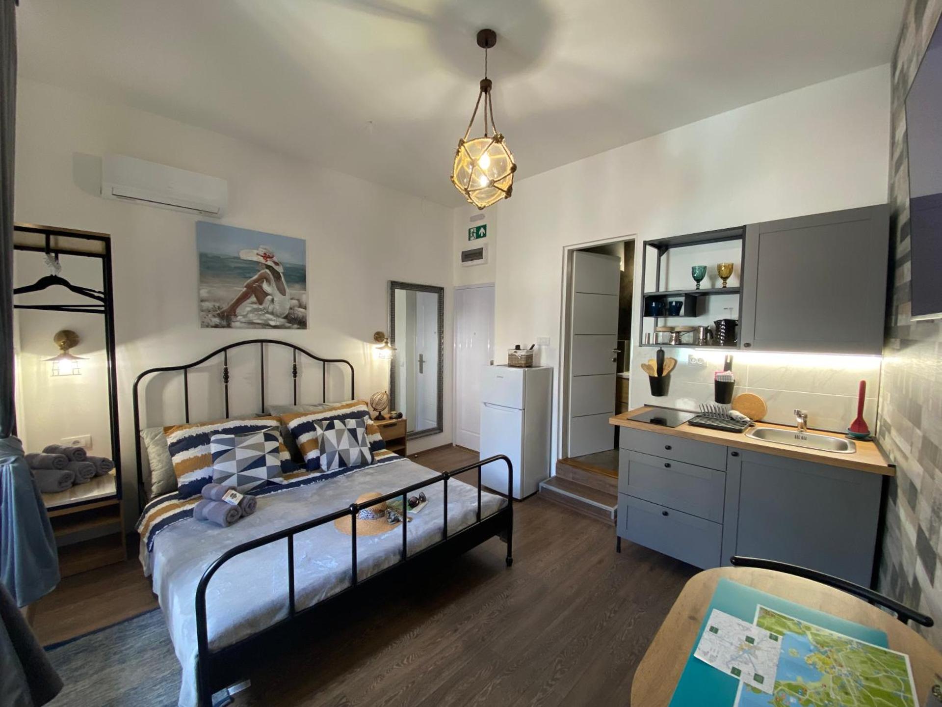 LukaDoraJana Pula City Center