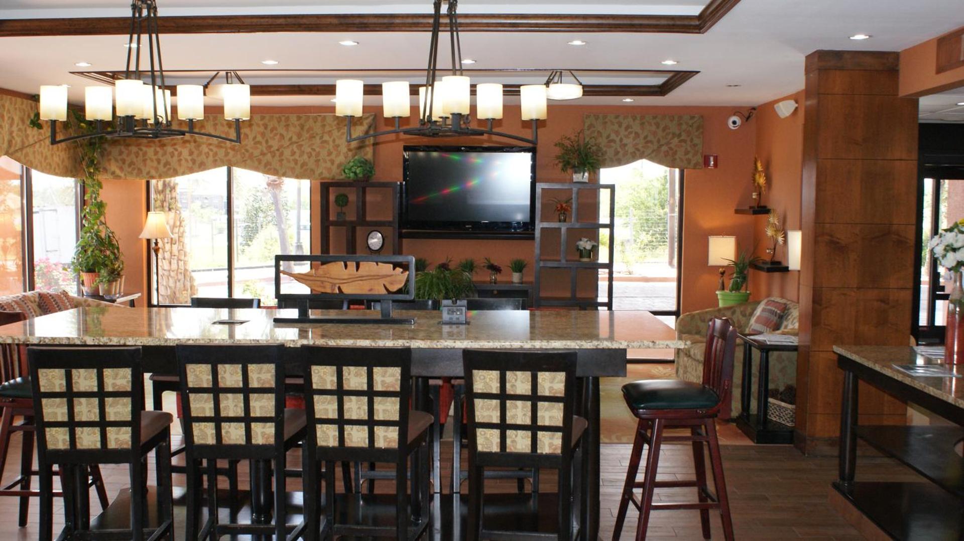 Communal lounge/ TV room