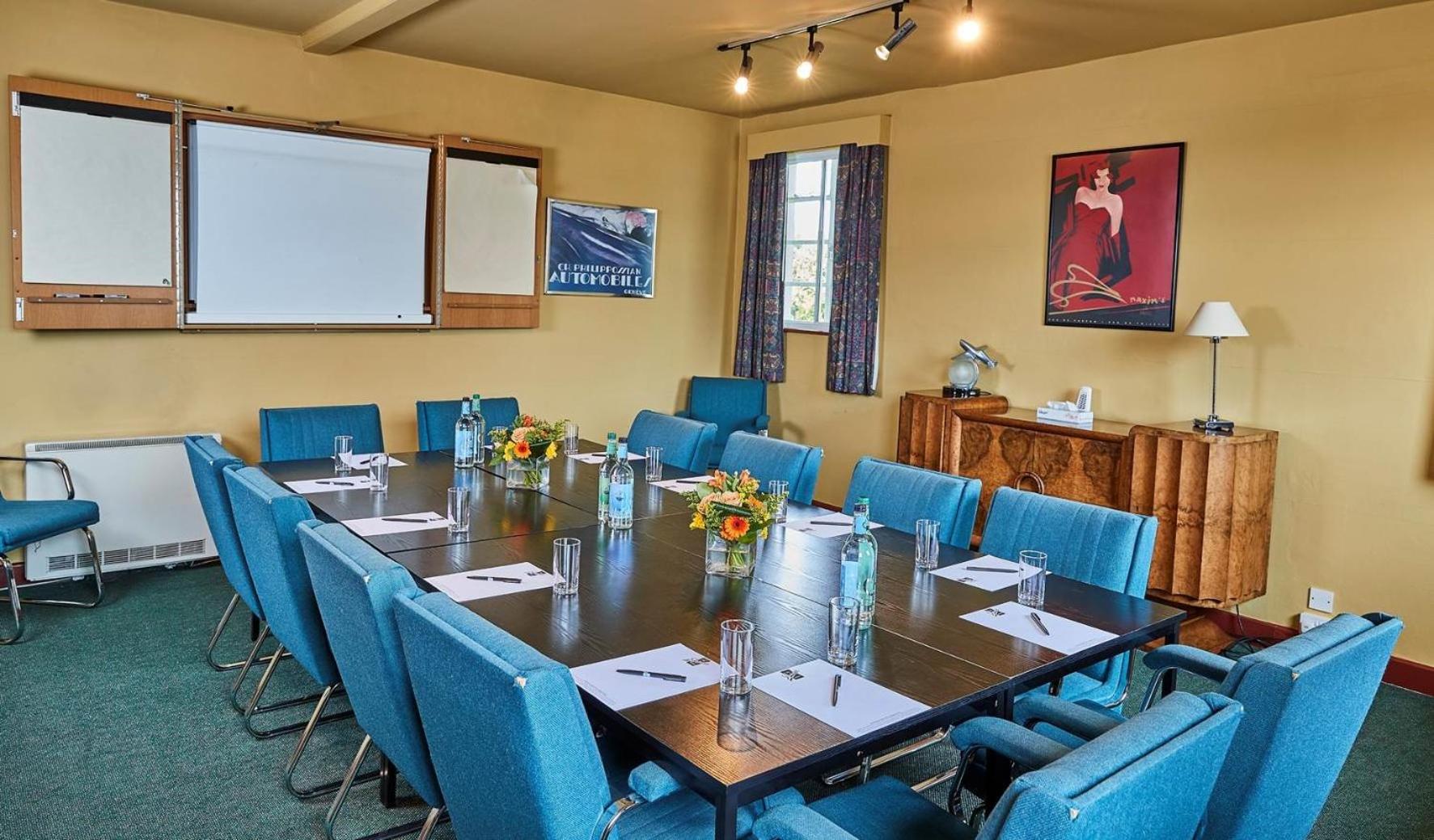 Meeting/conference room