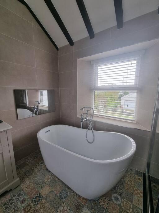 Luxurious Cottage with hot tub, Lake District