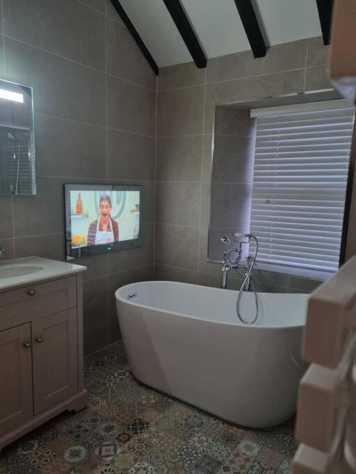 Luxurious Cottage with hot tub, Lake District