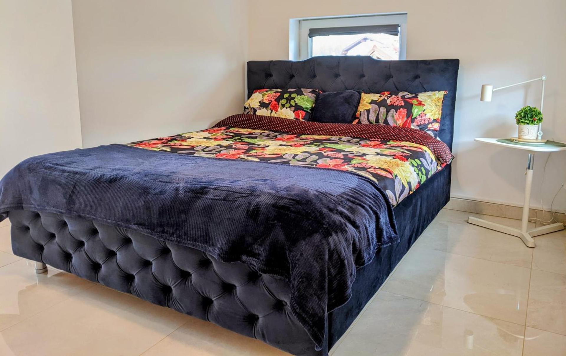 Hill House Valiug Crivaia