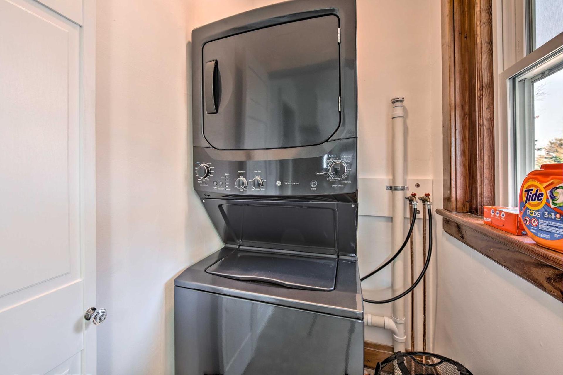 Home 2 Mi to Hersheypark Work and Play!