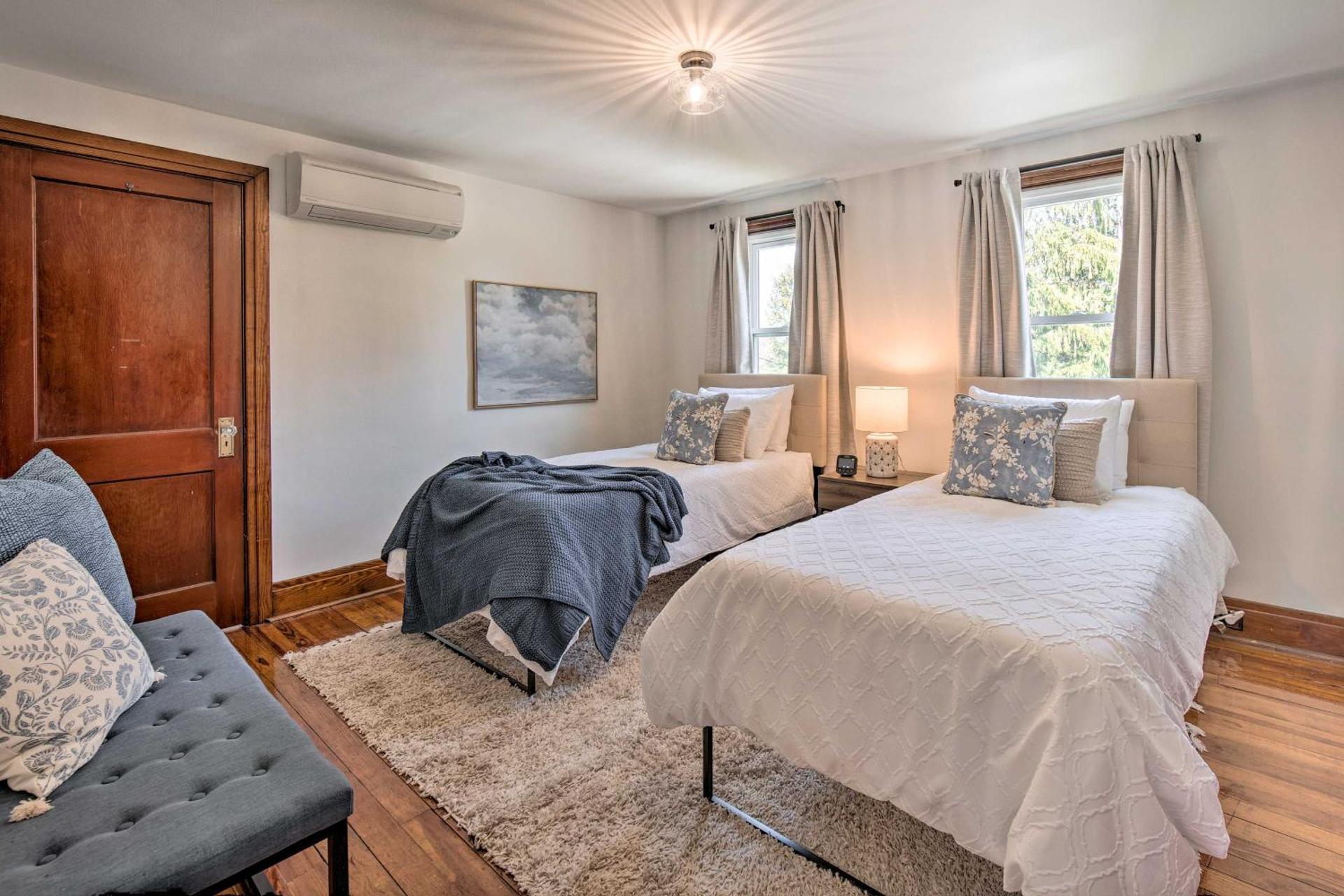 Home 2 Mi to Hersheypark Work and Play!