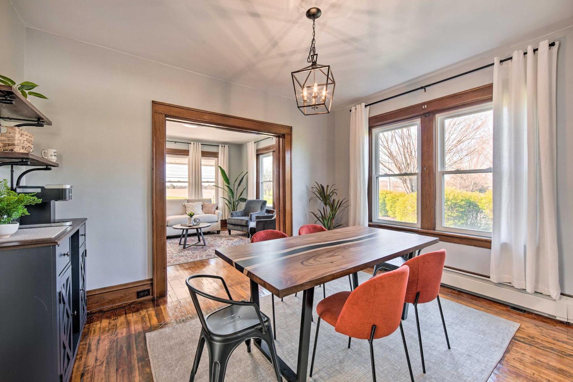 Home 2 Mi to Hersheypark Work and Play!