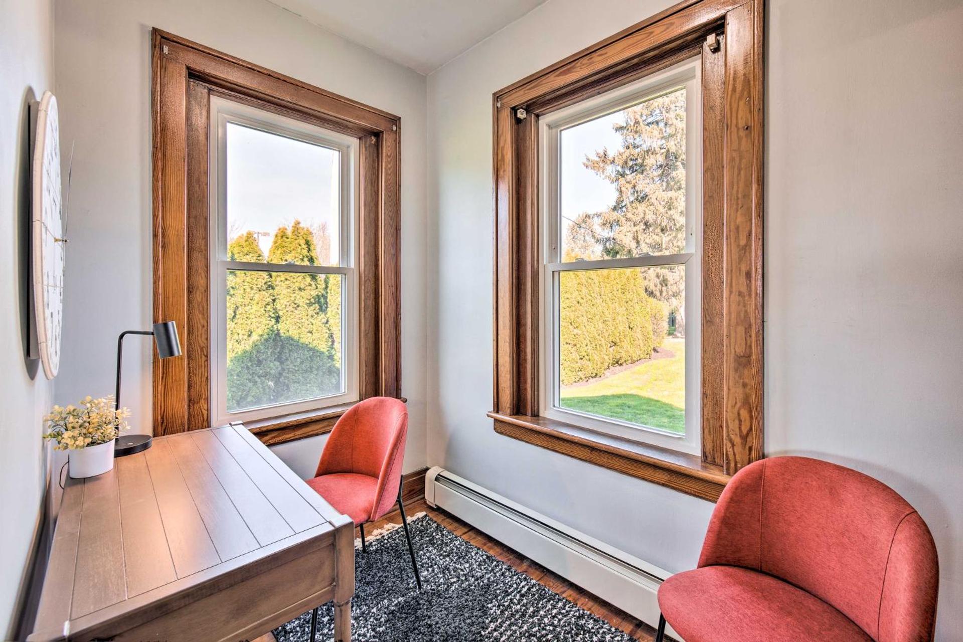 Home 2 Mi to Hersheypark Work and Play!