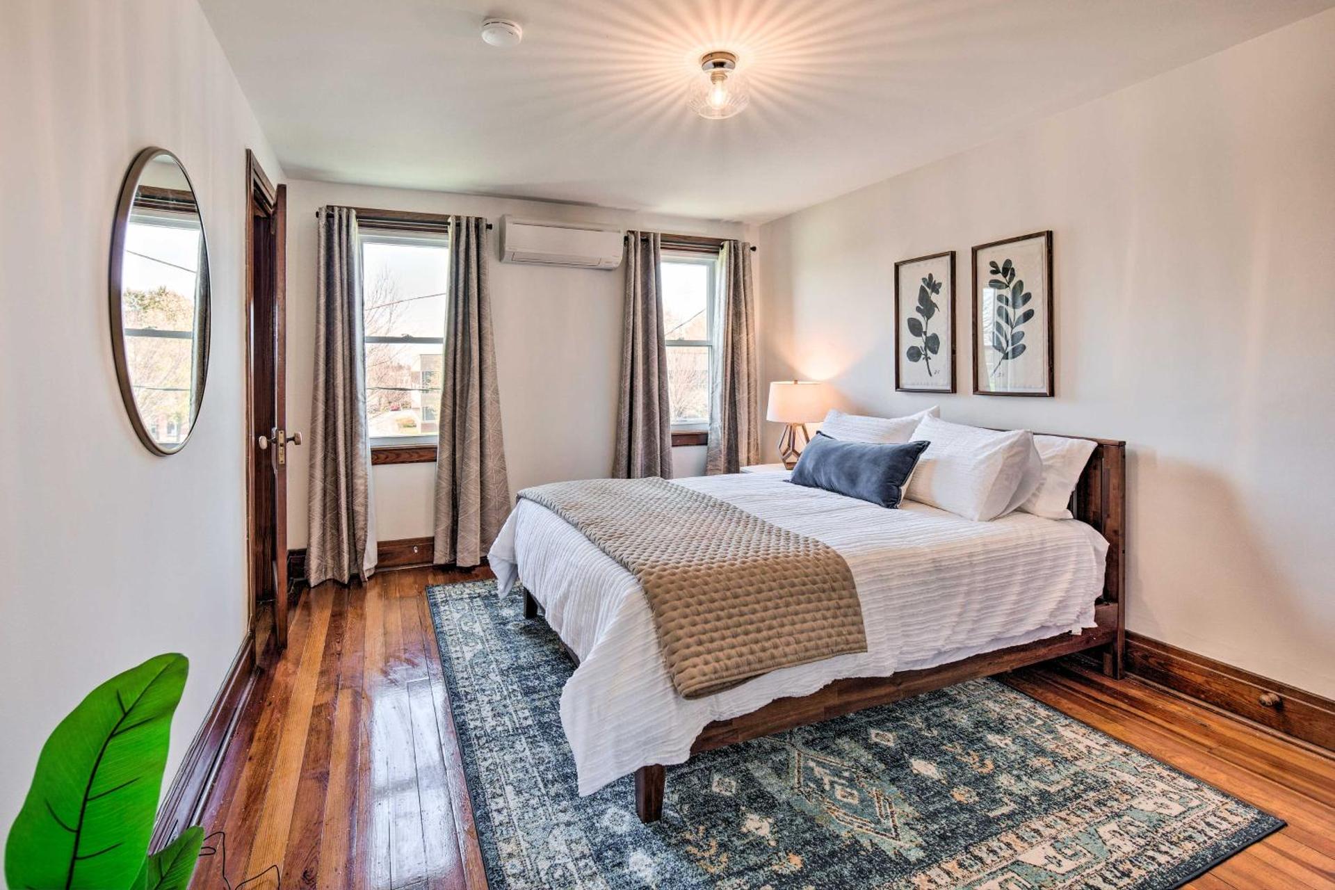 Home 2 Mi to Hersheypark Work and Play!