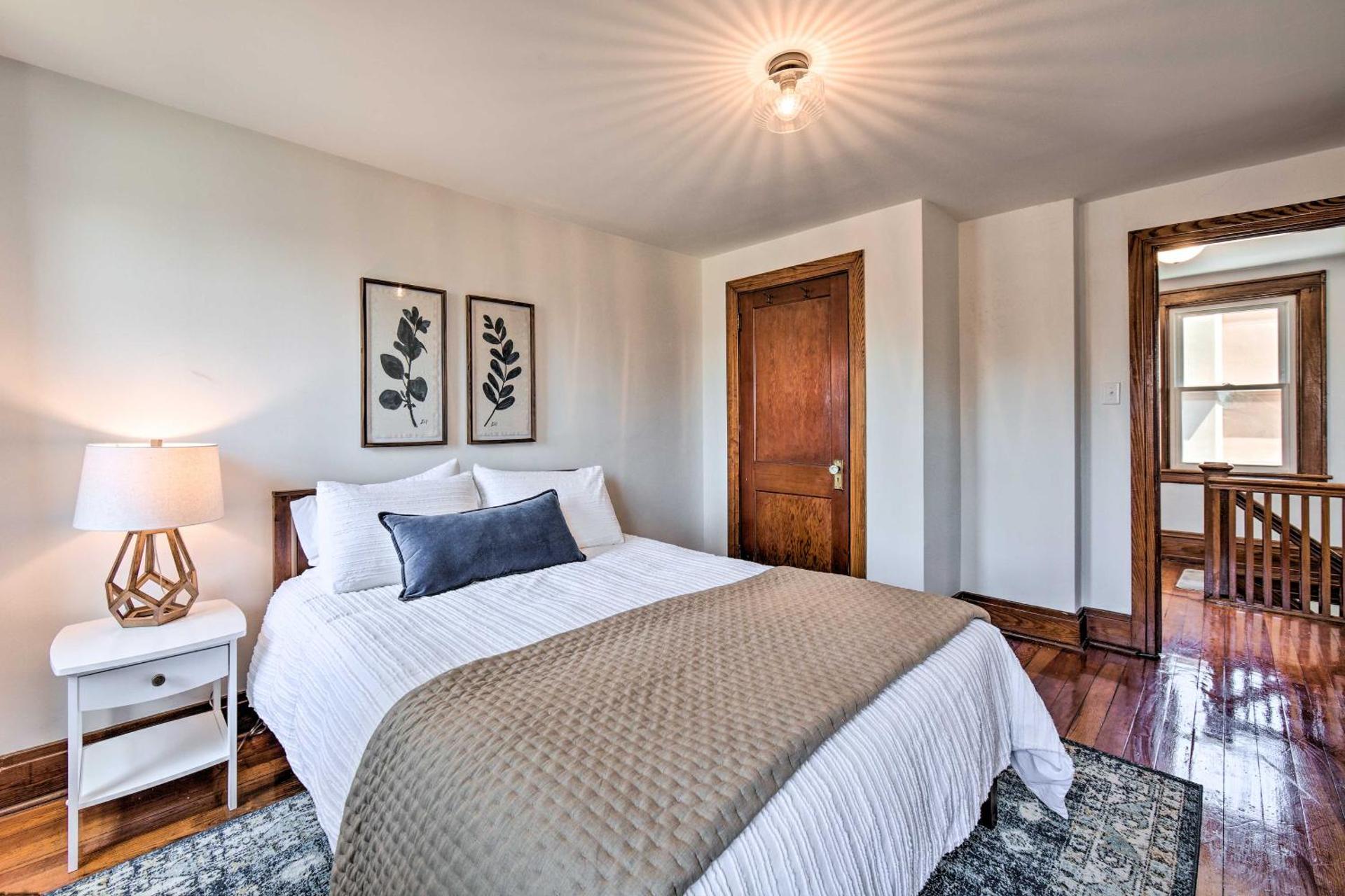 Home 2 Mi to Hersheypark Work and Play!