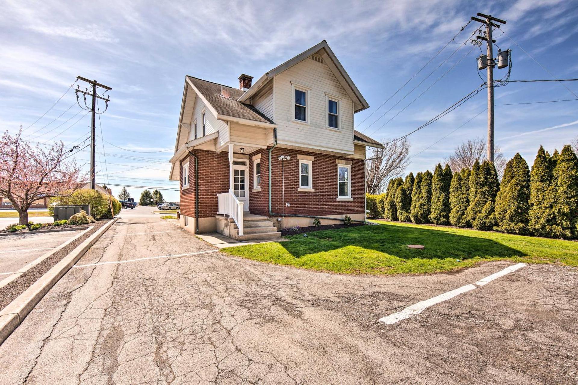 Home 2 Mi to Hersheypark Work and Play!