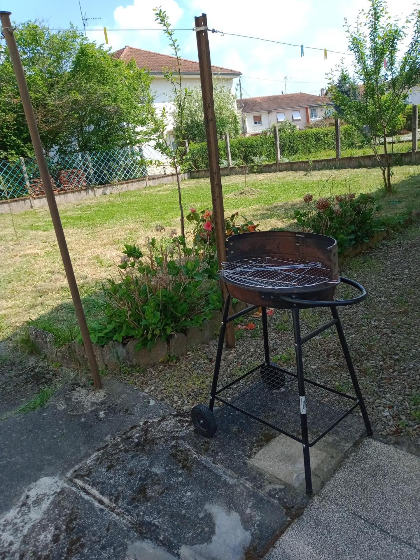 Maison entière avec parking, garage et jardin
