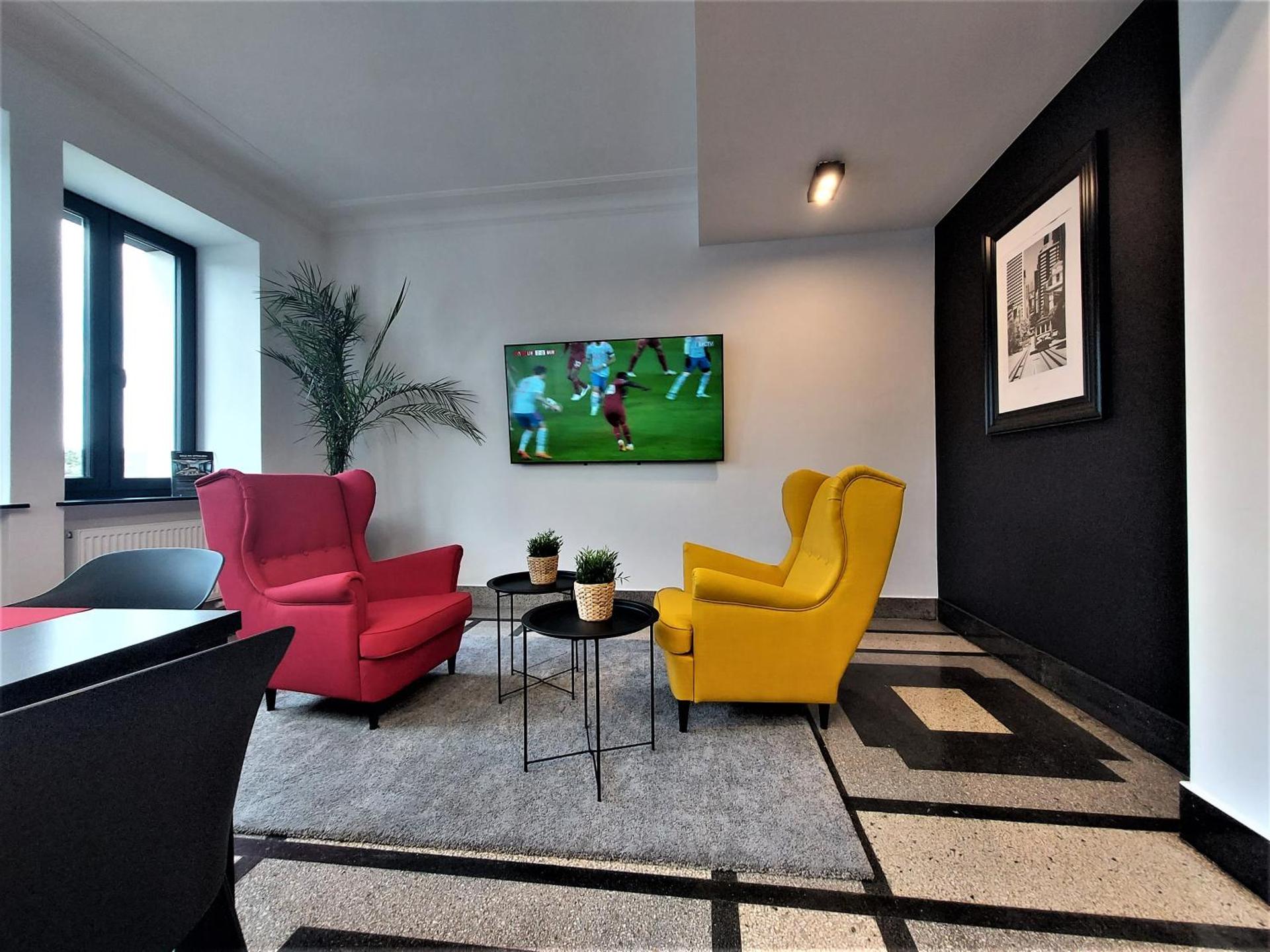 Communal lounge/ TV room