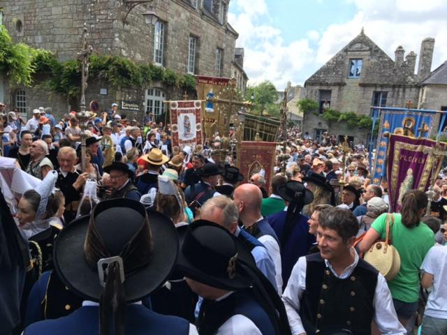 Sur les hauteurs de Locronan