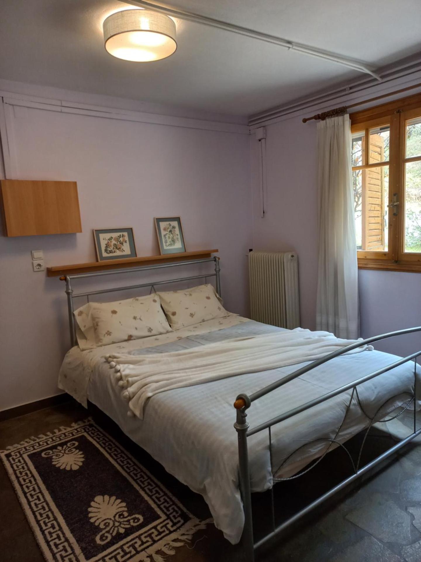 Σπίτι σε ελαιώνα, house in an olive grove