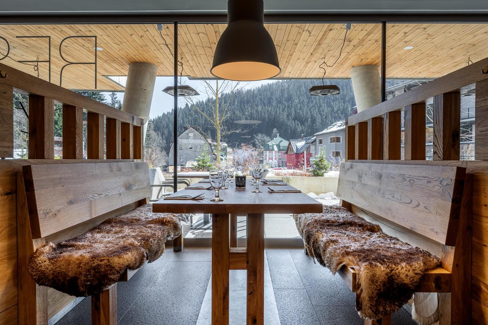 Restaurant/places to eat