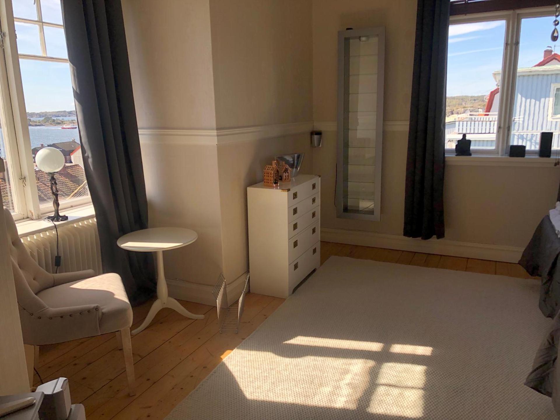 Vacker våning med havsutsikt i Strömstads centrum.