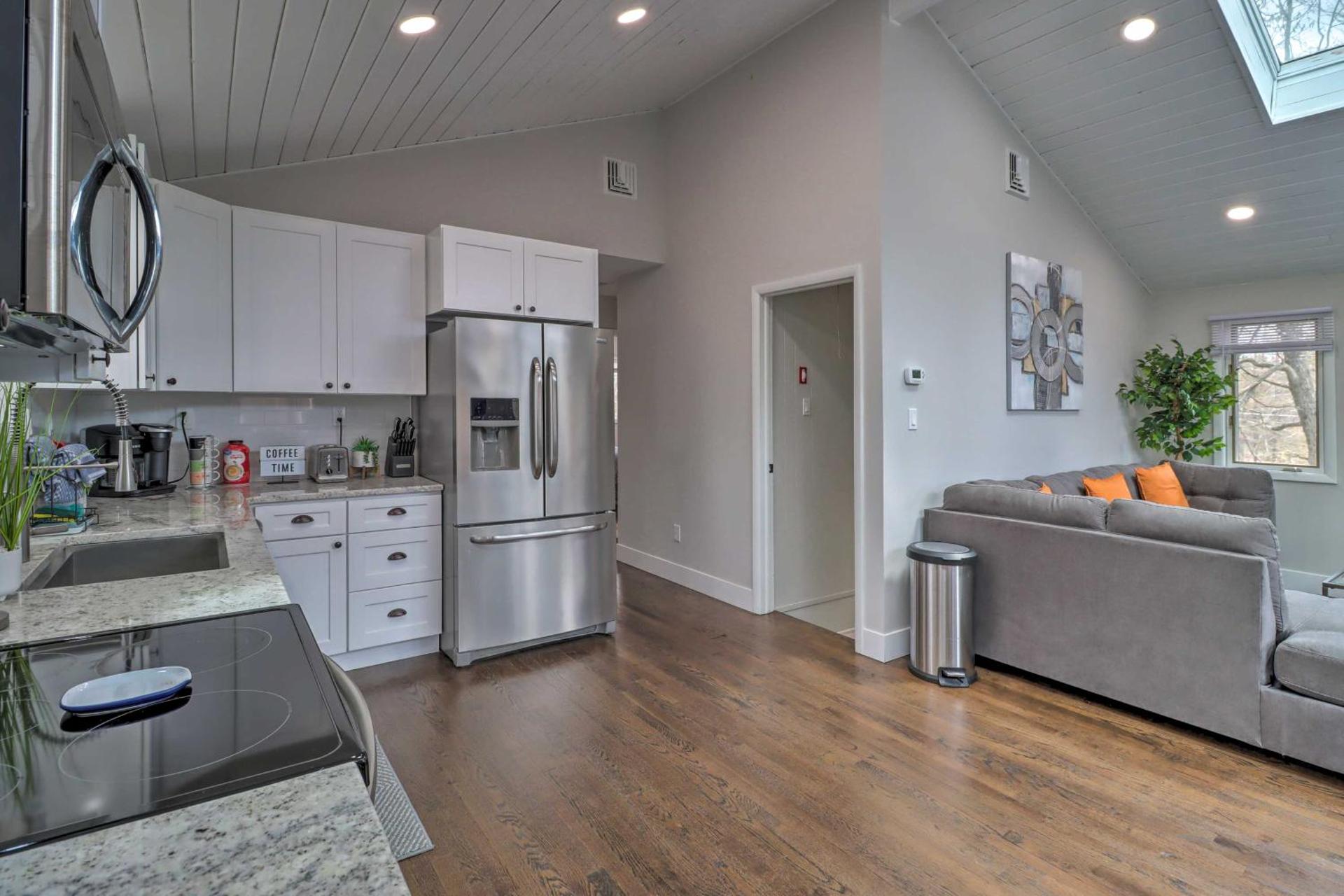 6 Mi to Camelback Slopes! Home with Game Room