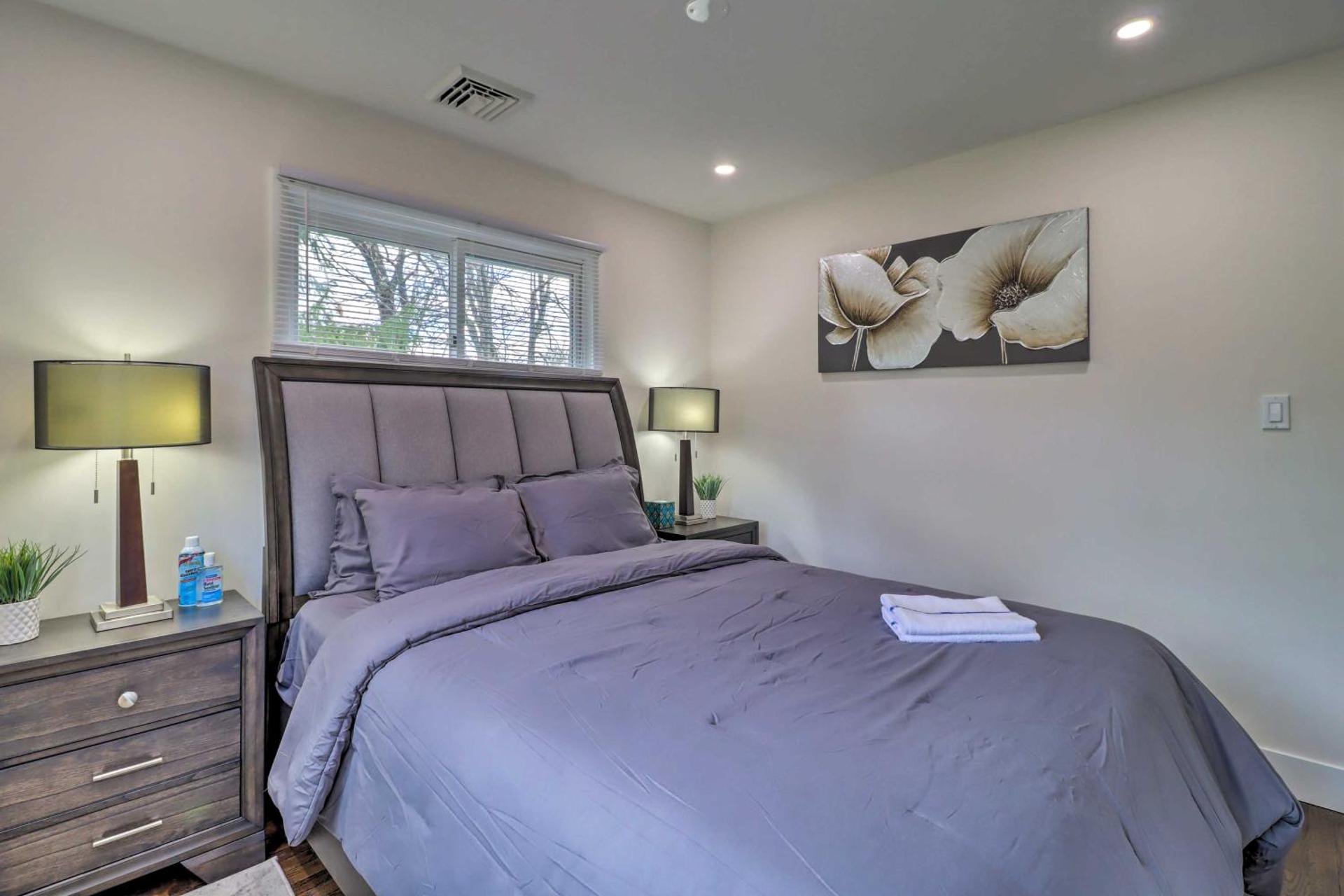 6 Mi to Camelback Slopes! Home with Game Room