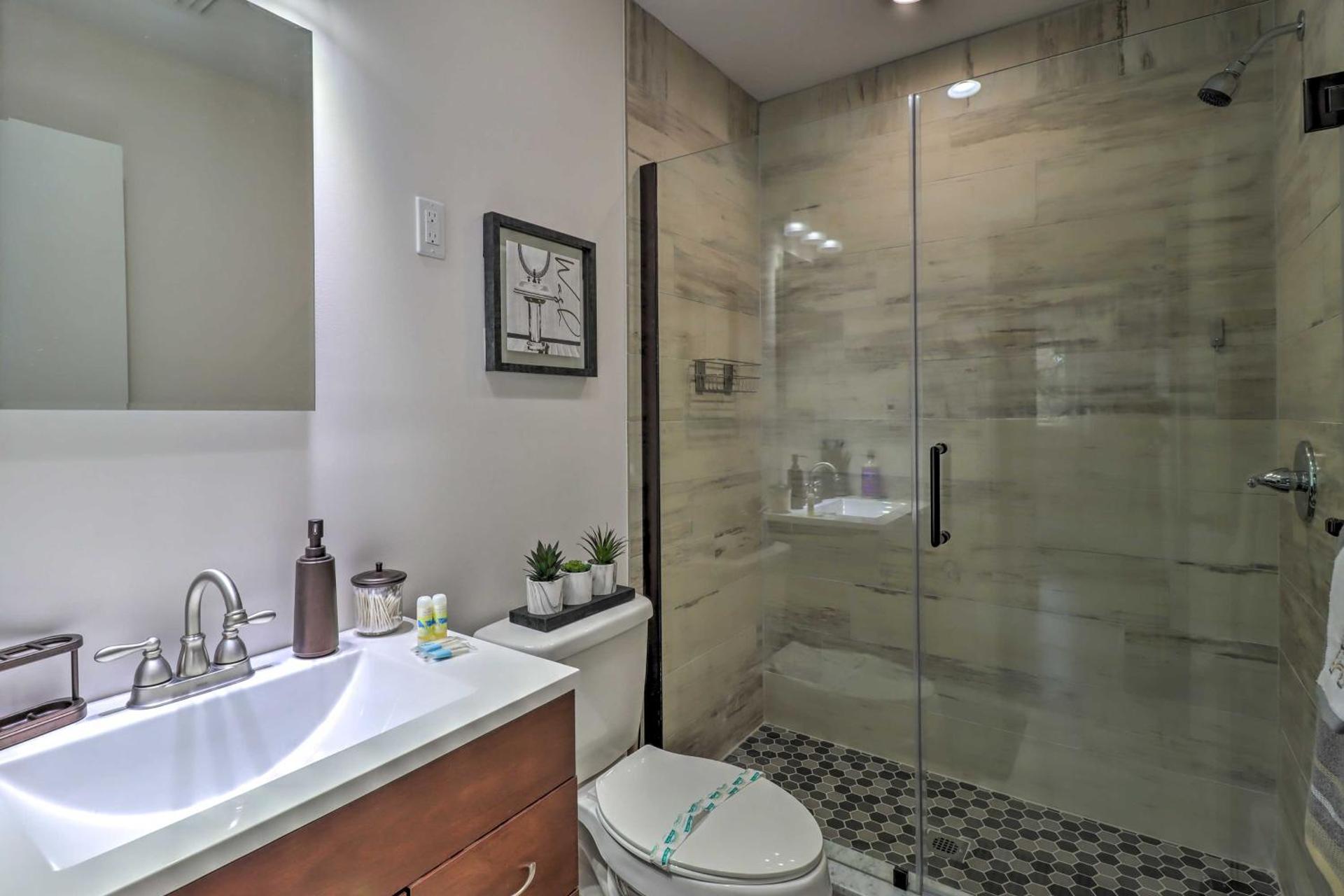 6 Mi to Camelback Slopes! Home with Game Room