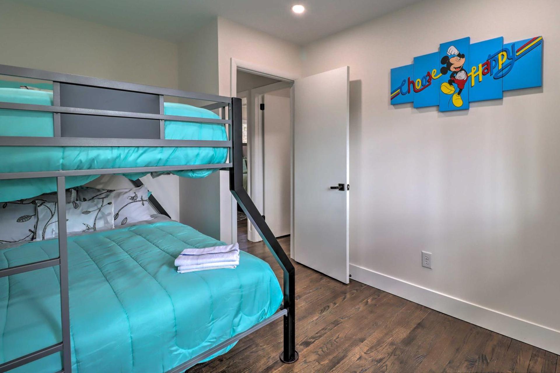 6 Mi to Camelback Slopes! Home with Game Room