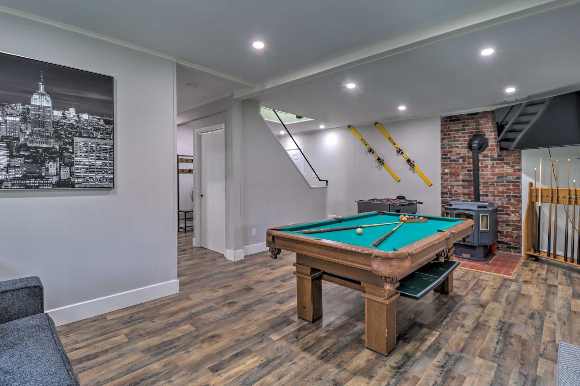 6 Mi to Camelback Slopes! Home with Game Room