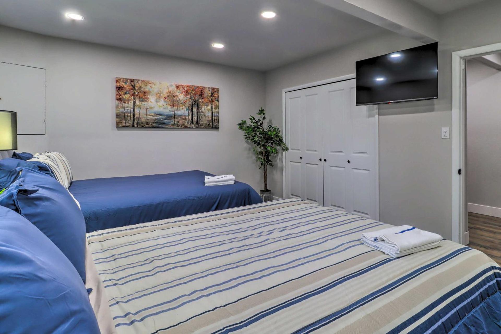 6 Mi to Camelback Slopes! Home with Game Room