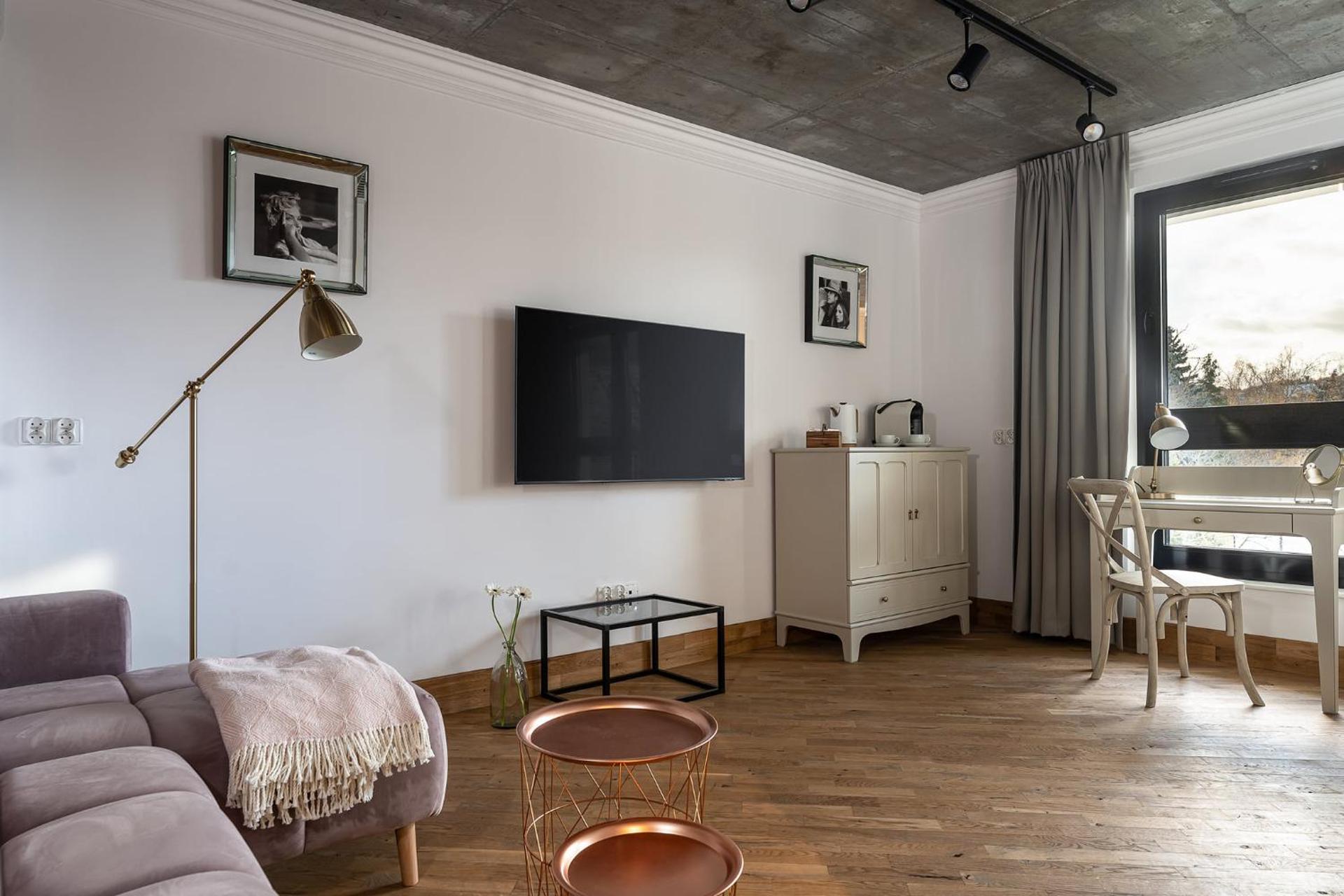 Communal lounge/ TV room