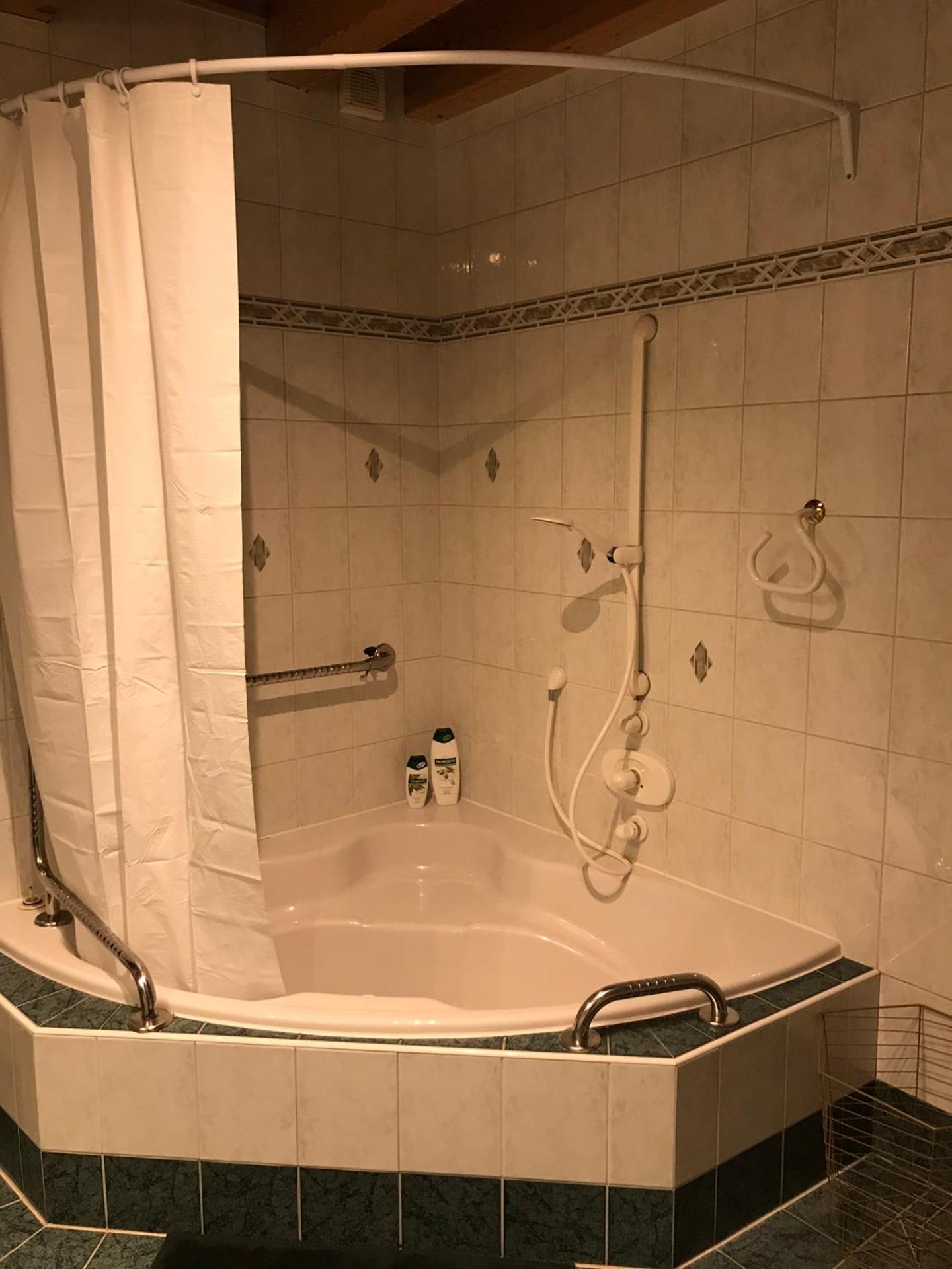 Jutta Deluxe Farmhouse