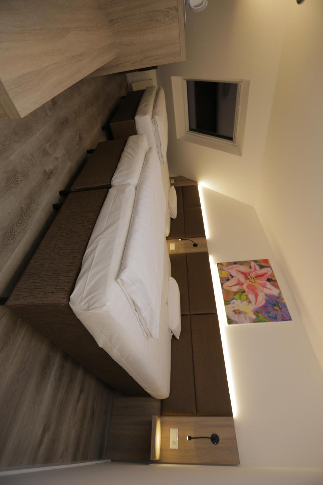 Galeria Airport Hotel