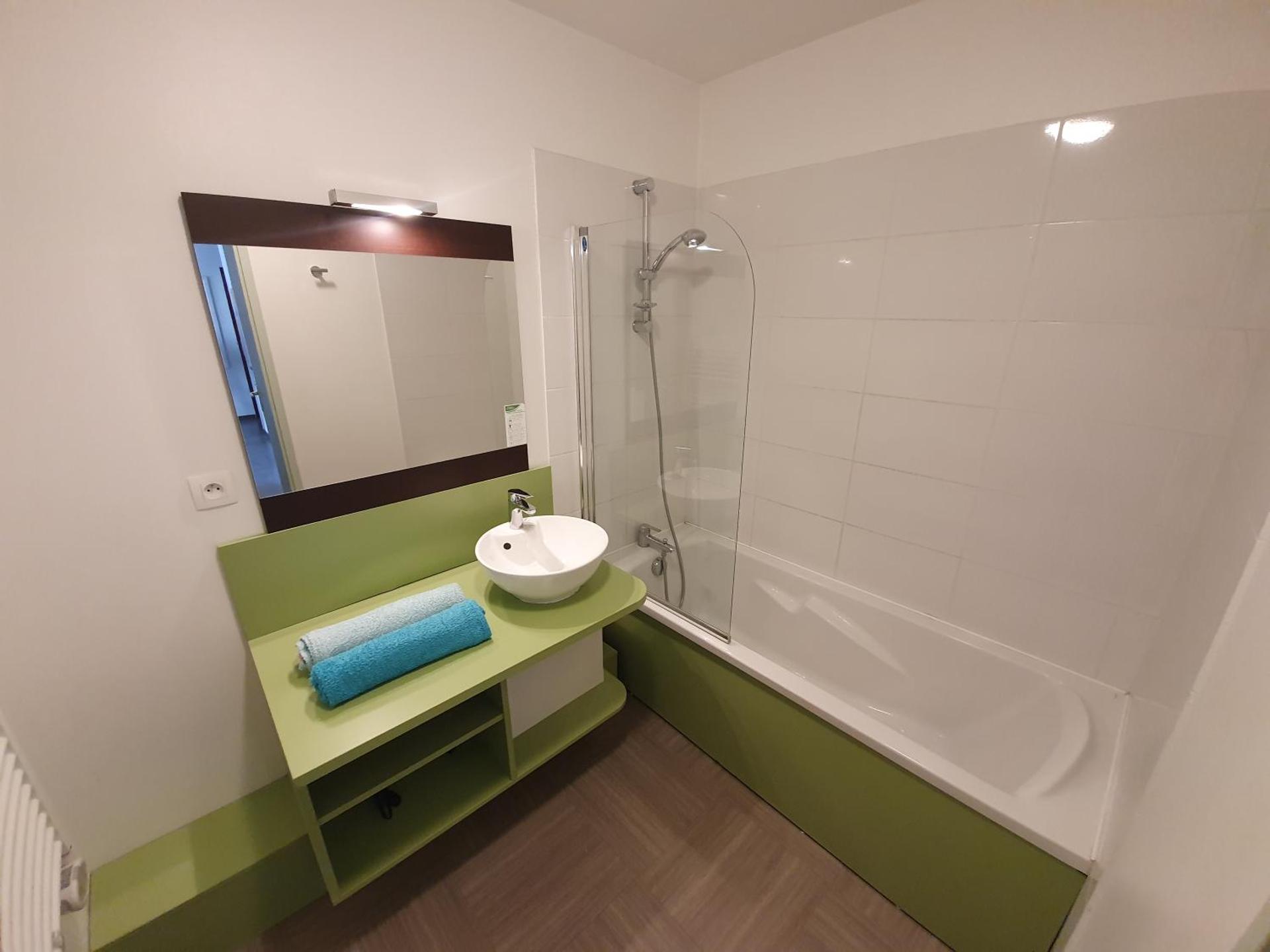 L'Arbousier - Piscine & climatisation