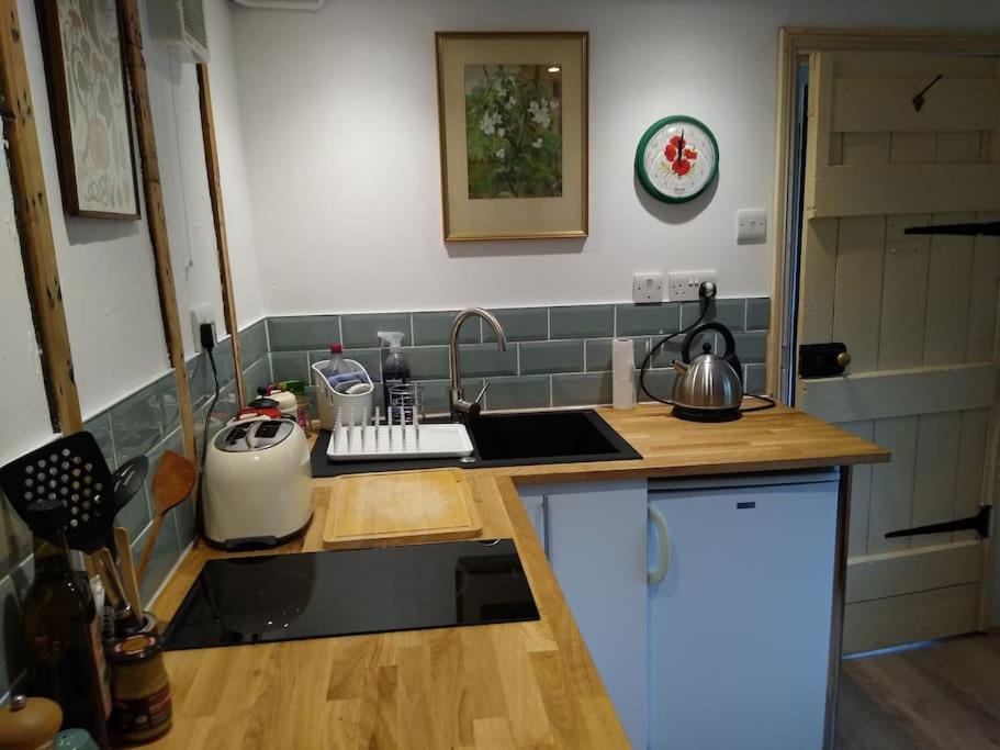 Cobweb Cottage Studios