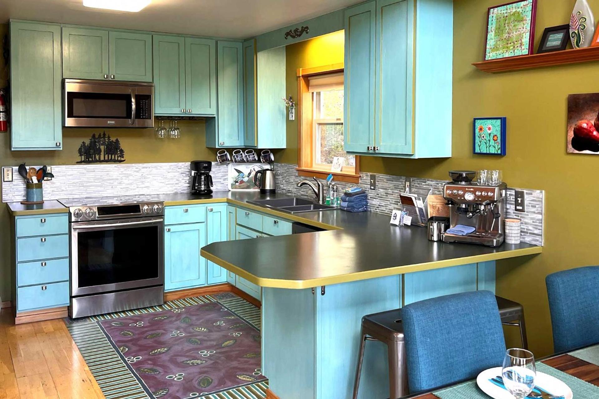 Tamarack Haus Hot Tub and EV Charging Walk Dtwn!