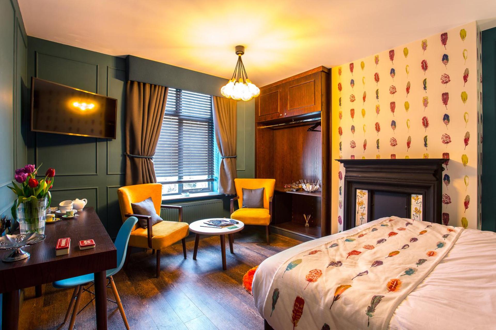 Photo of the whole room